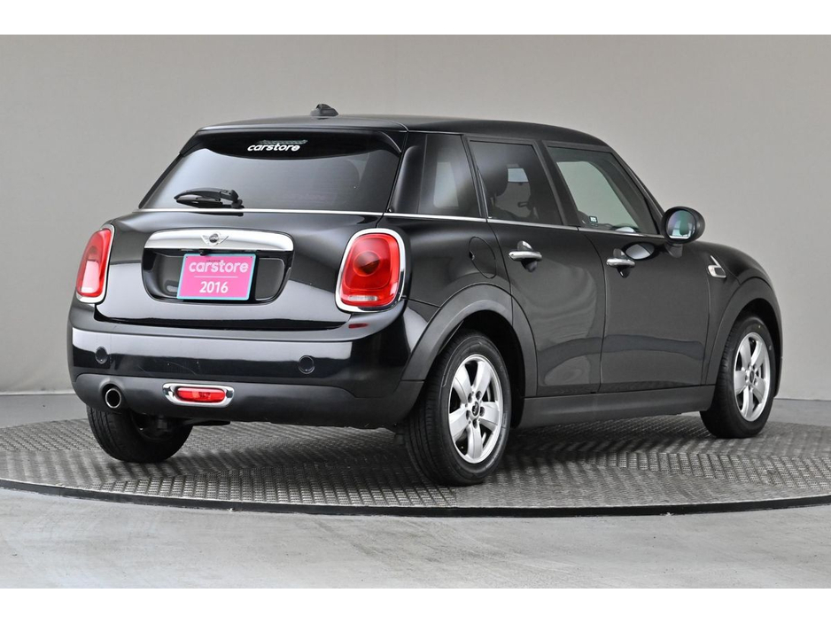 2016 MINI Hatch - image 9