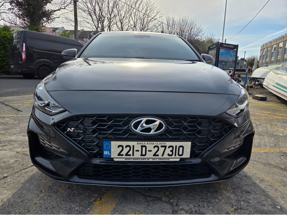 2022 Hyundai i30 - image 2