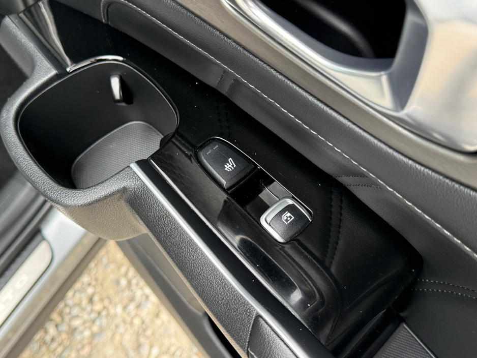 2021 Kia Sorento - image 24
