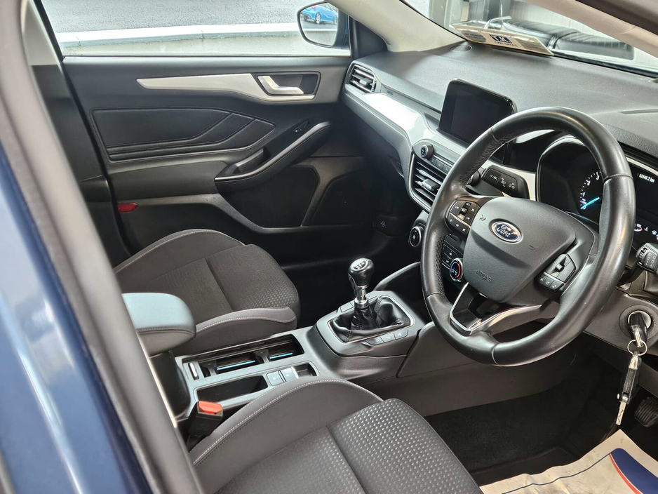 2019 Ford Focus - image 15