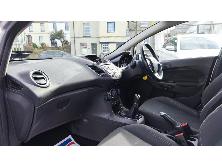 2017 Ford Fiesta - image 15