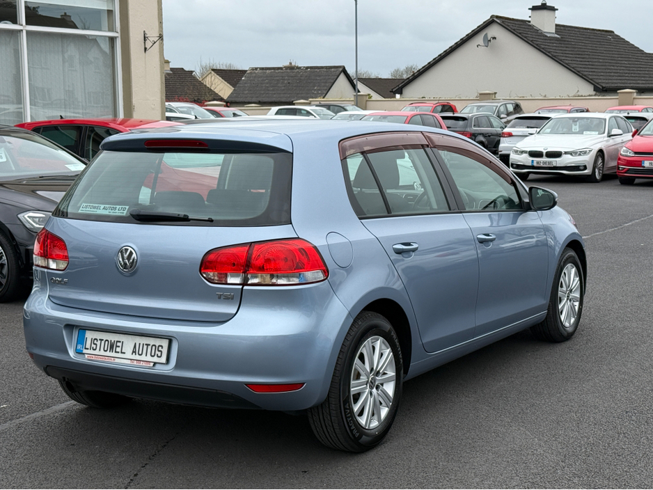 2012 Volkswagen Golf - image 9