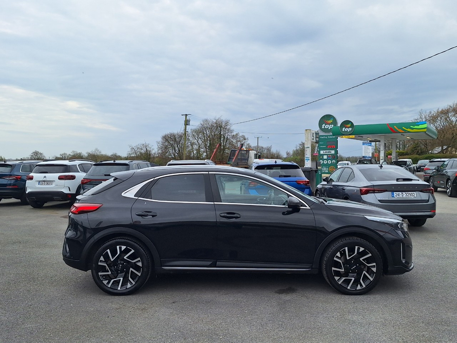 2023 Kia XCeed - image 2