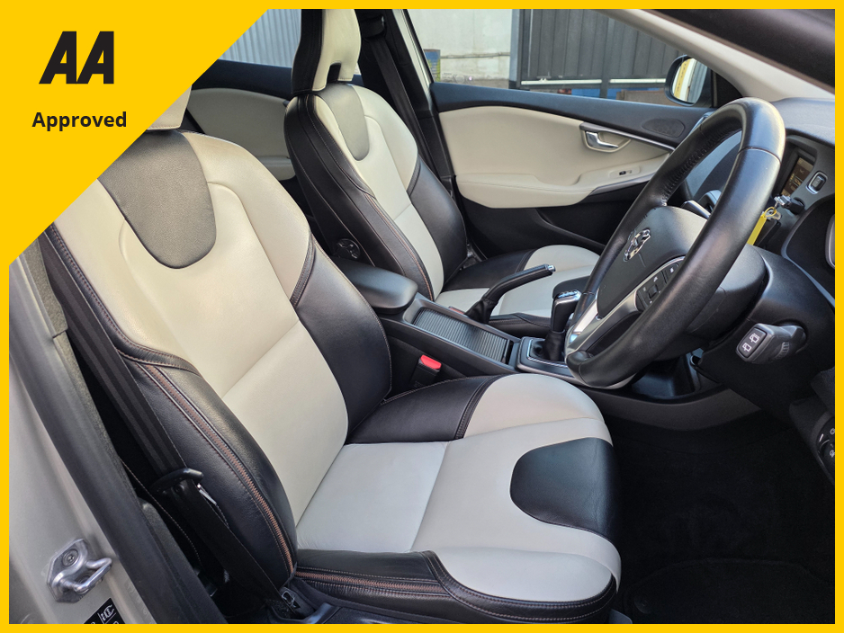 2017 Volvo V40 CROSS * ONLY 49K MILES * D2 2.0 DIESEL * €16,995