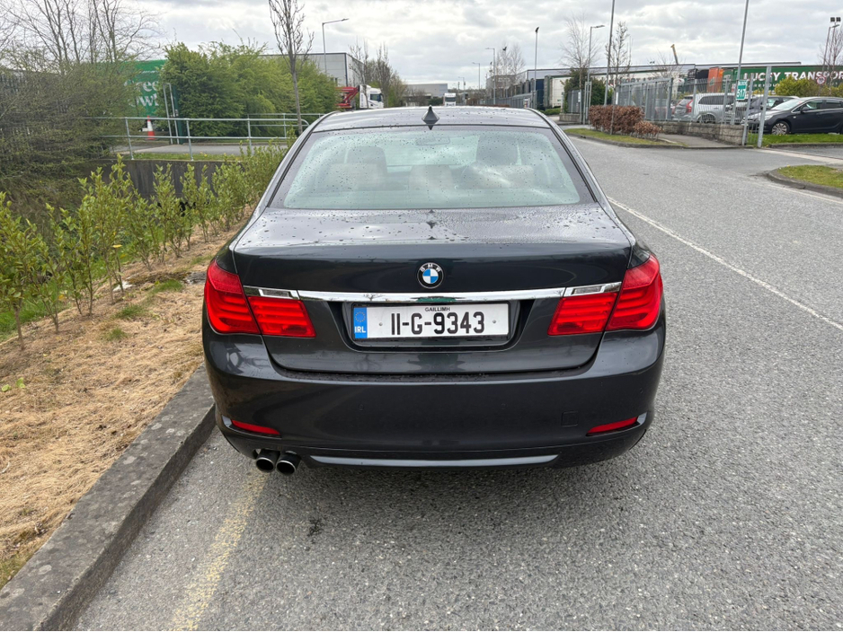 2011 BMW 7 Series - image 4