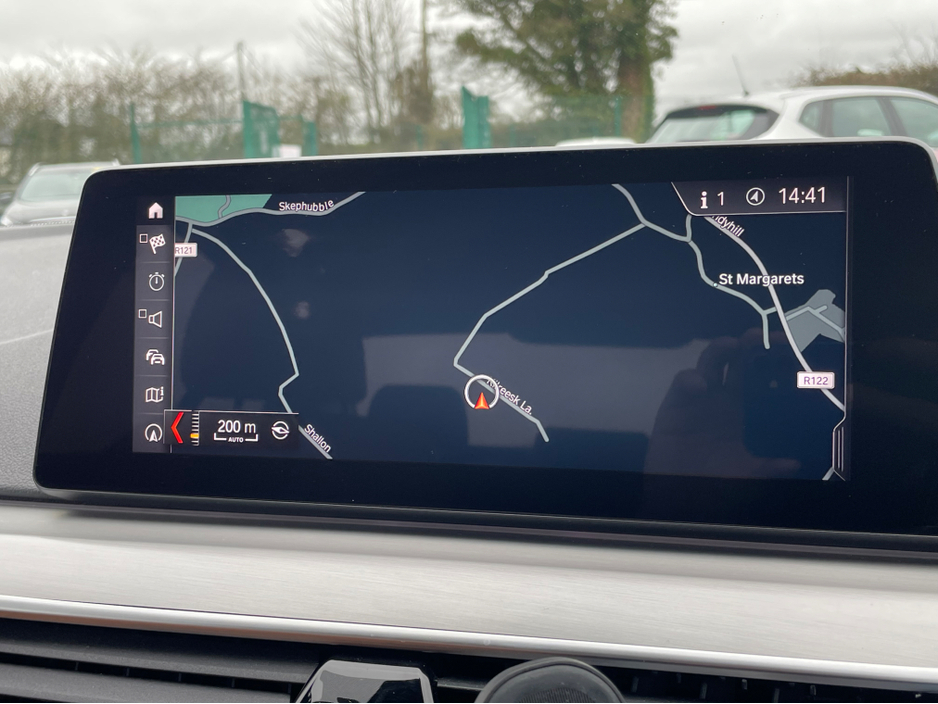 2019 BMW 5 Series - image 23