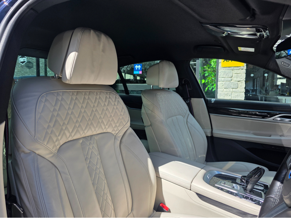 2022 BMW 7 Series - image 19