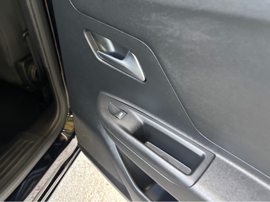 2023 Opel Mokka - image 3