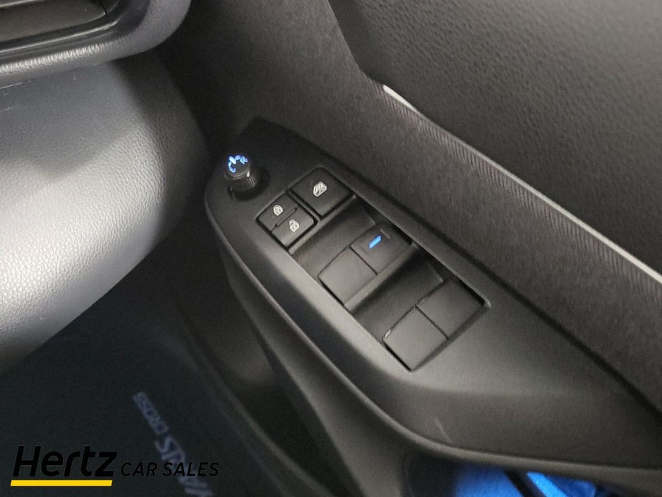 2023 Toyota Yaris - image 19