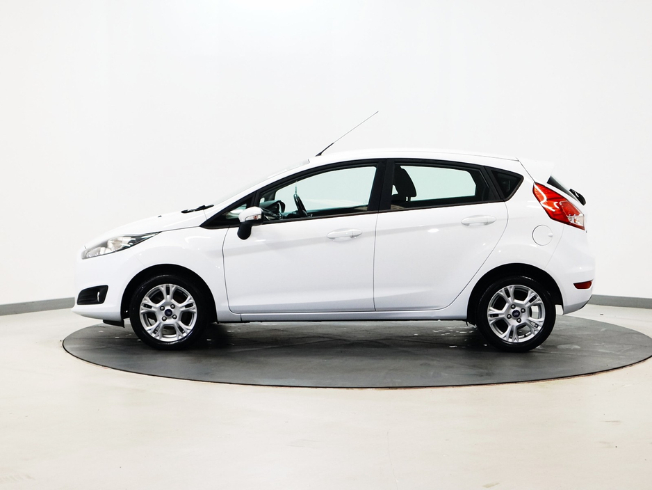 2013 Ford Fiesta *42* ZETEC 1.0 65PS M5 4DR MCA €7,990