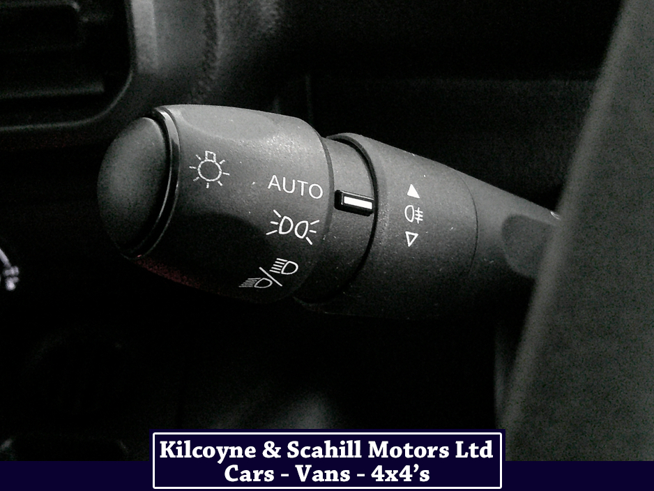 2022 Peugeot Partner - image 23