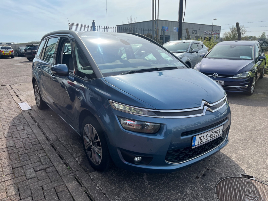2016 Citroen C4 Picasso - image 2