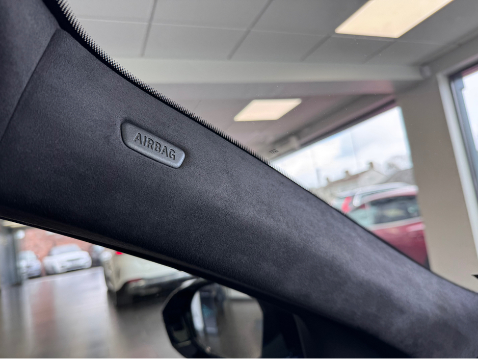 2025 BMW M5 4.4 V8 PHEV 728 HP €124,900