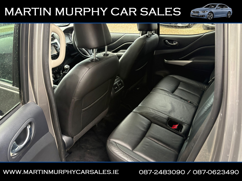 2016 Nissan Navara - image 17