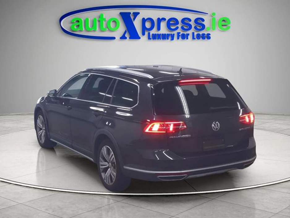 2020 Volkswagen Passat - image 7