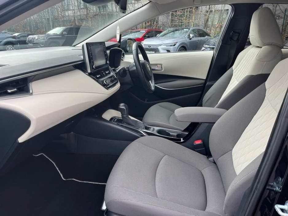 2021 Toyota Corolla - image 6
