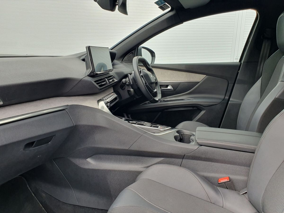 2024 Peugeot 3008 - image 4