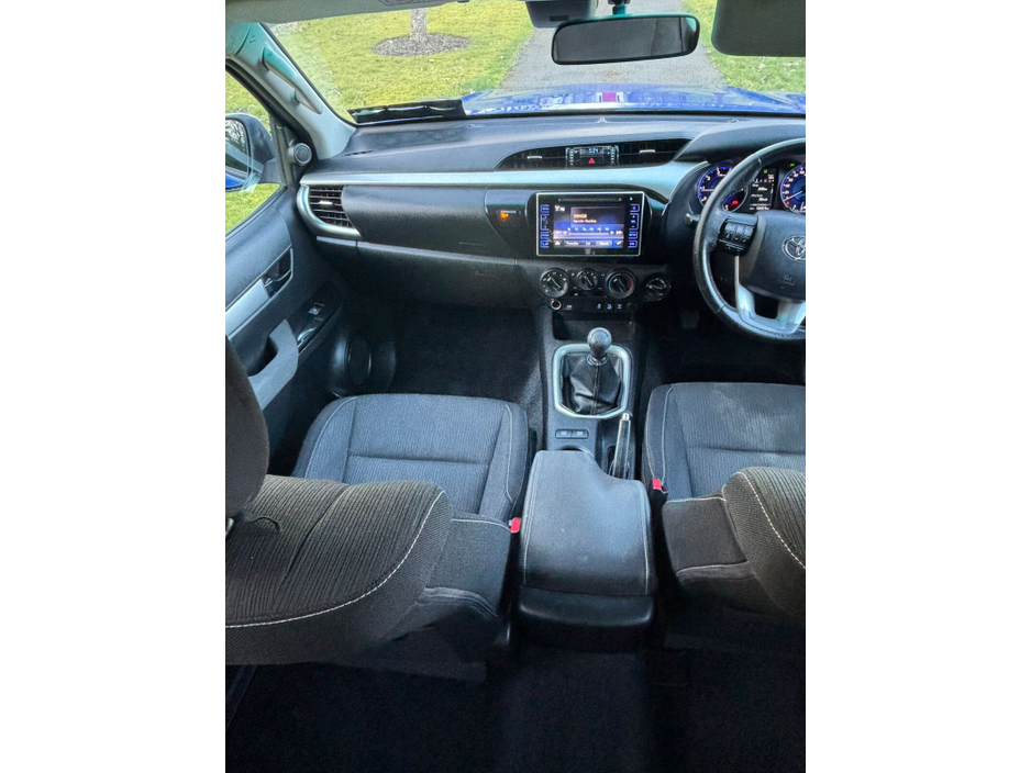 2017 Toyota Hilux - image 17