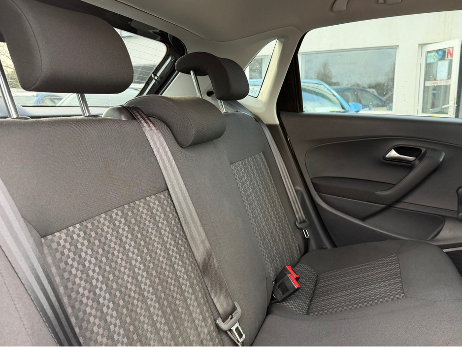 2017 Volkswagen Polo - image 16