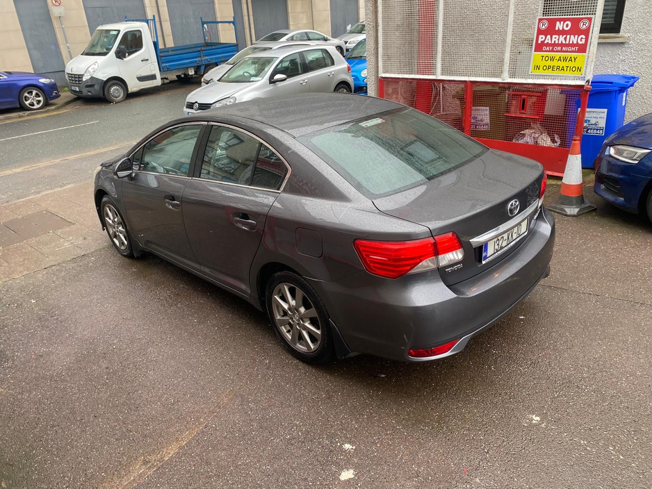 2013 Toyota Avensis - image 21