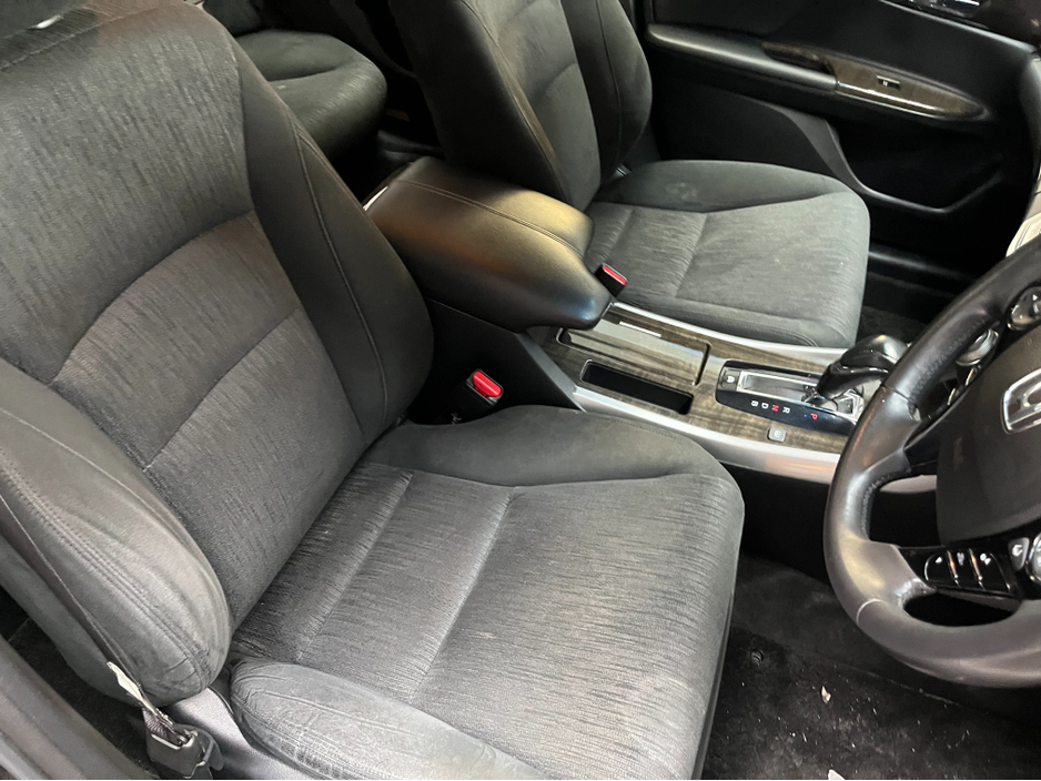 2016 Honda Accord - image 10