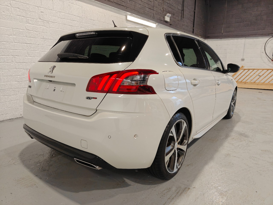 2019 Peugeot 308 - image 6