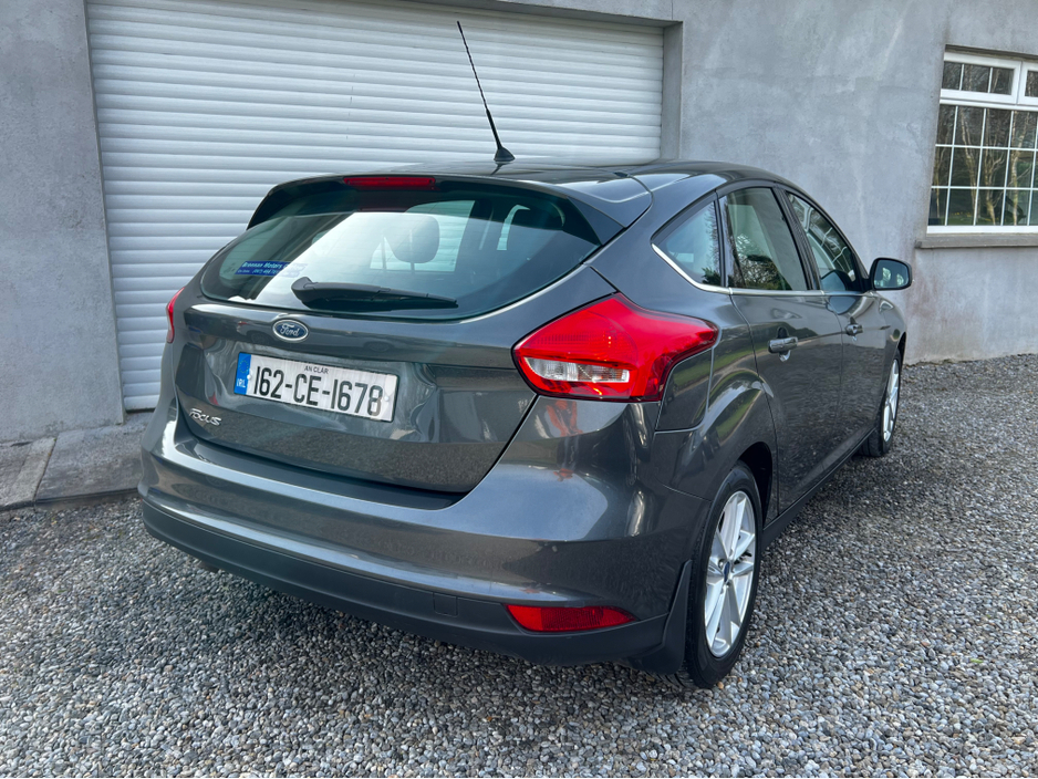 2016 Ford Focus - image 2