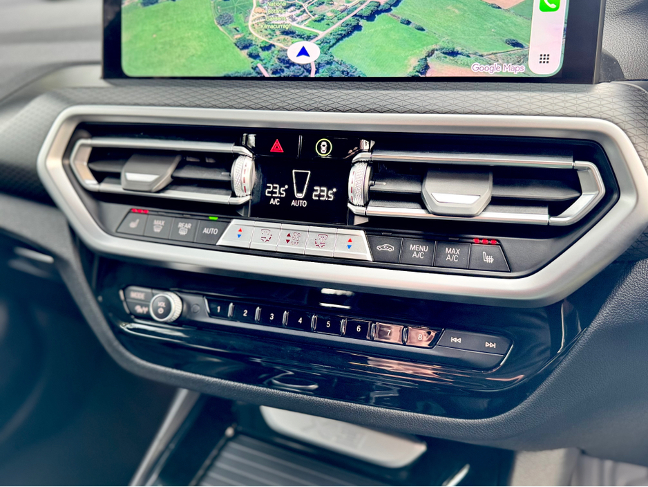 2022 BMW X3 - image 24