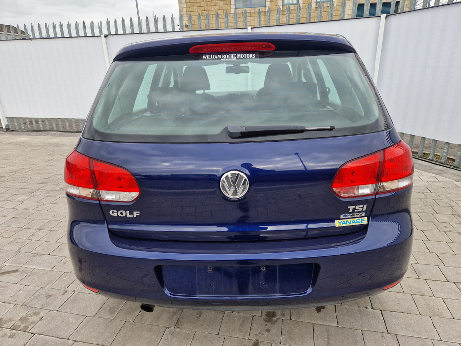 2012 Volkswagen Golf - image 9