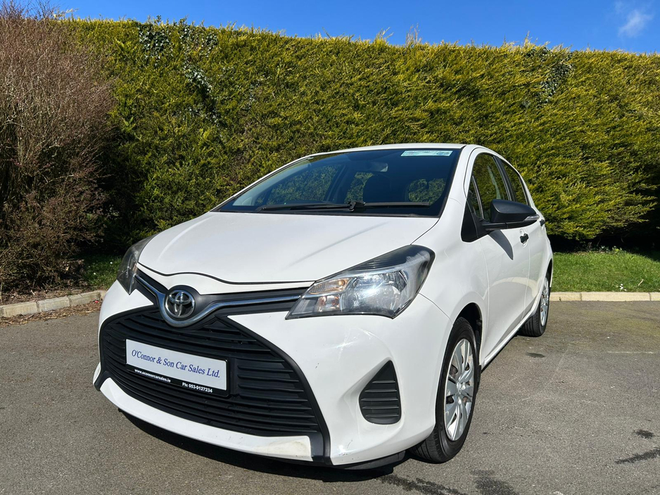 2016 Toyota Yaris - image 3