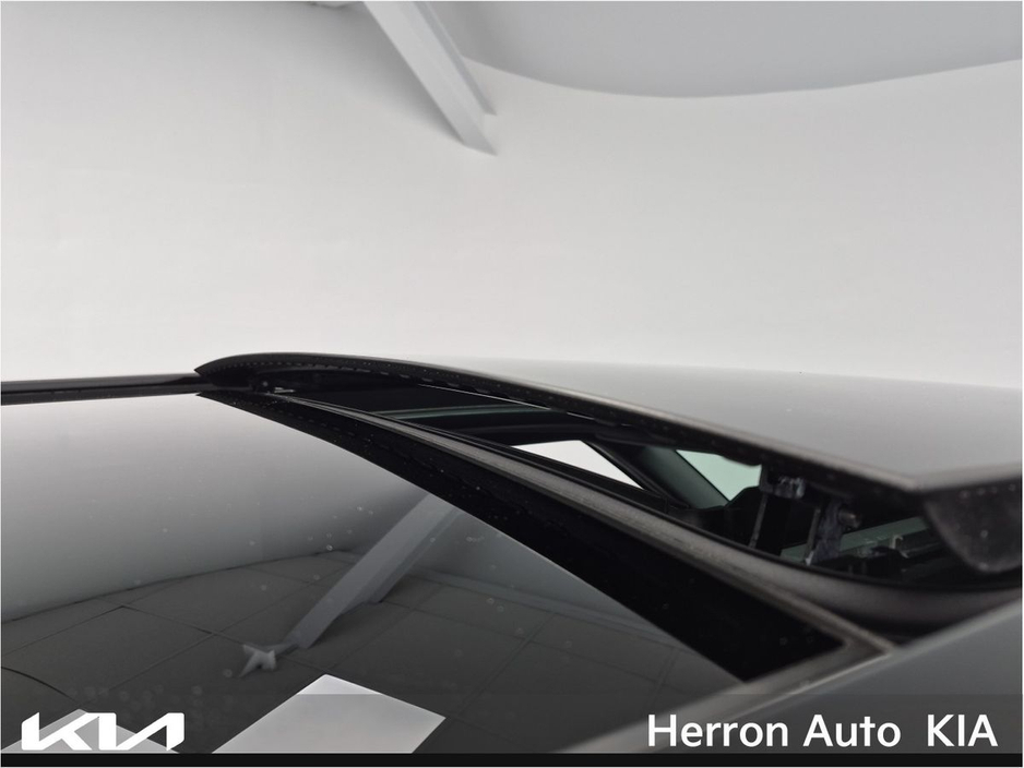 2026 Kia EV5 - image 9