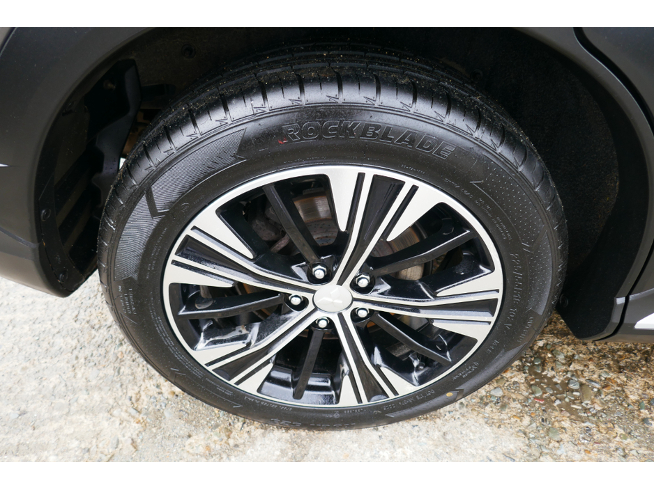 2021 Mitsubishi Eclipse Cross - image 9