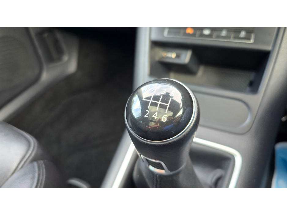 2016 Volkswagen Tiguan - image 26