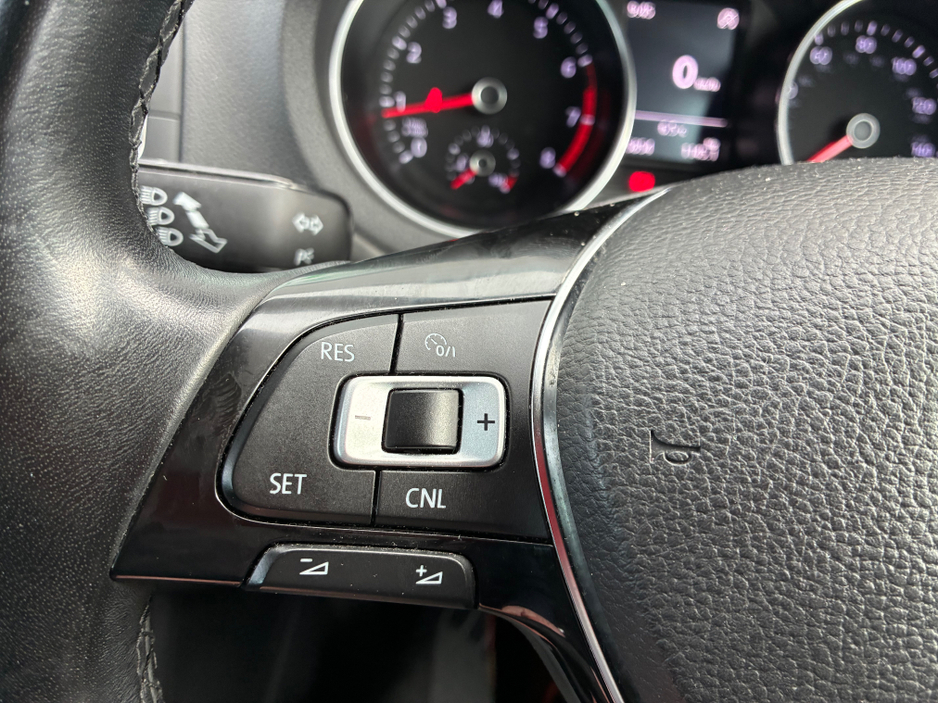 2016 Volkswagen Polo - image 20