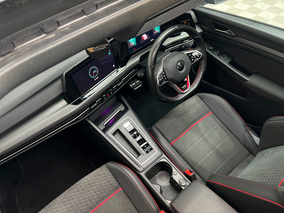 2022 Volkswagen Golf GTI CLUBSPORT 2.0 TSI 300HP *PAN ROOF* €49,990