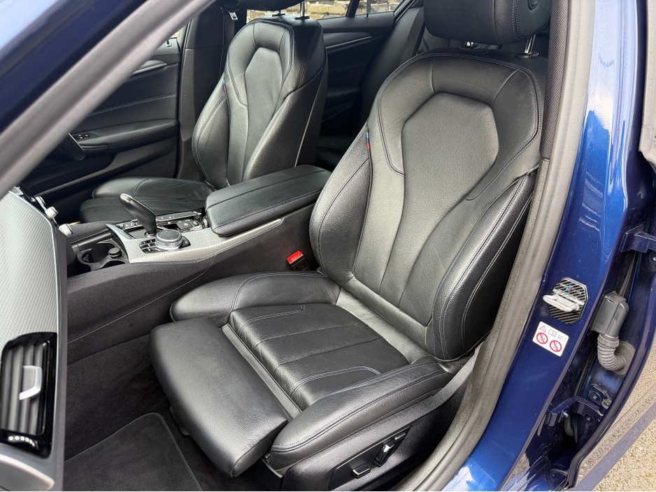 2019 BMW 5 Series - image 12