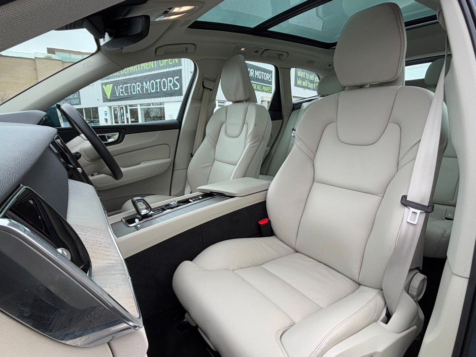 2023 Volvo XC60 BLONDE LEATHER PLUS BRIGHT T6 RECHARGE €45,995