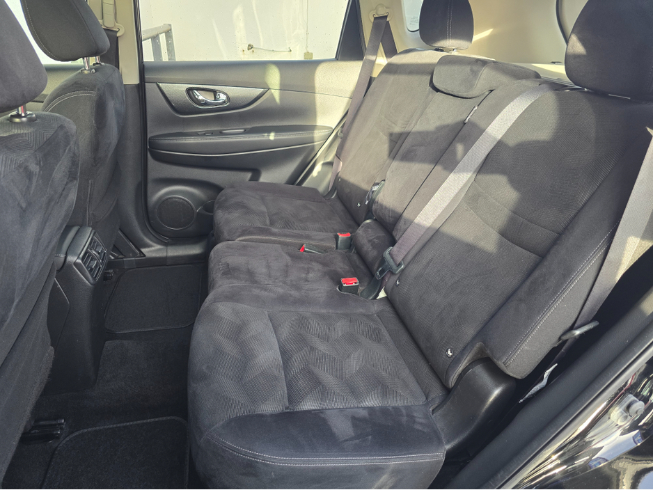 2016 Nissan X-Trail REAR CAMERA WITH CAR PLAY-LOW MILEAGE €12,950