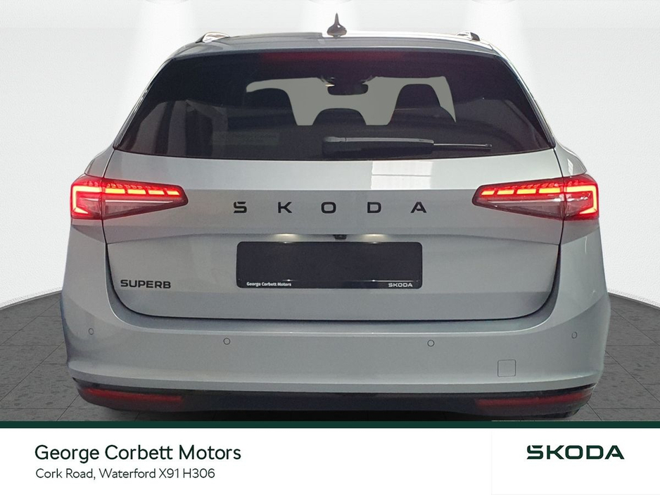 2026 Skoda Superb - image 11