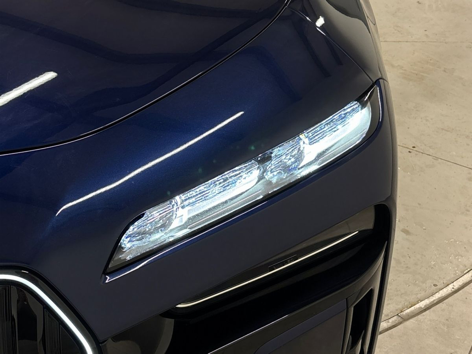 2024 BMW 7 Series - image 21