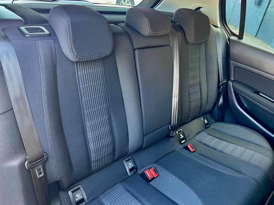 2017 Peugeot 308 - image 18