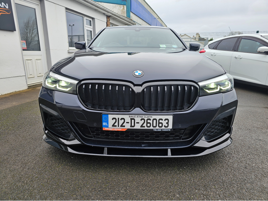 2021 BMW 5 Series - image 4