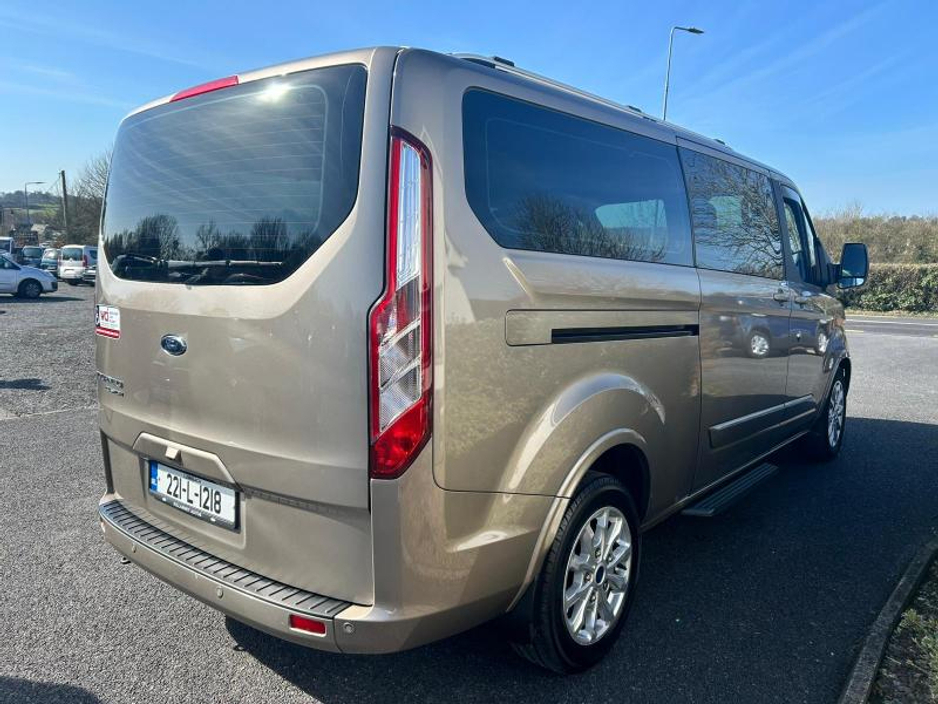 2022 Ford Tourneo Custom - image 6