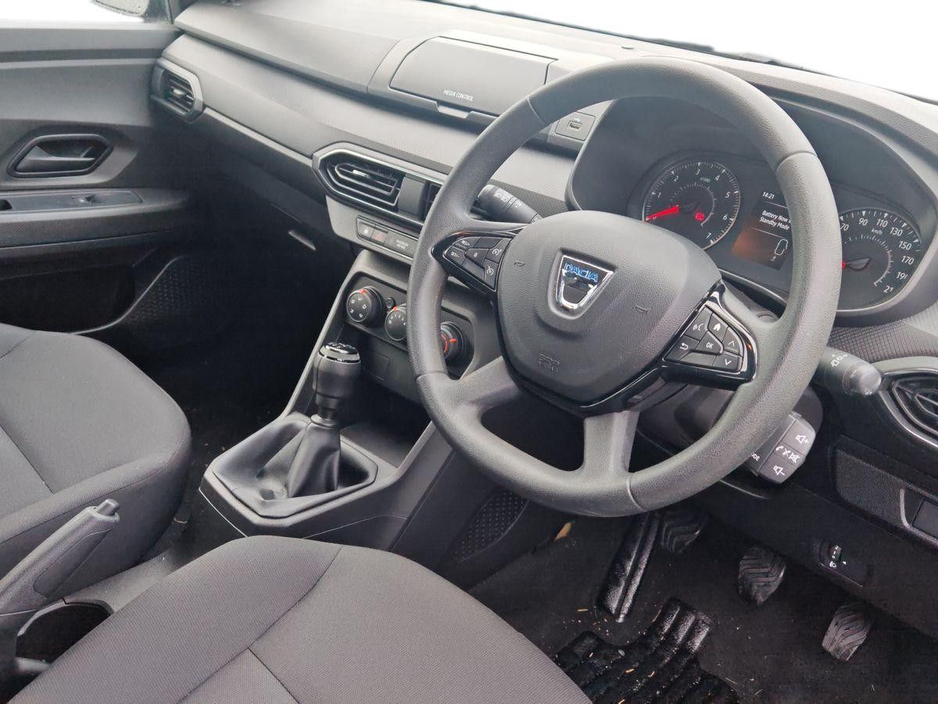 2022 Dacia Sandero - image 6