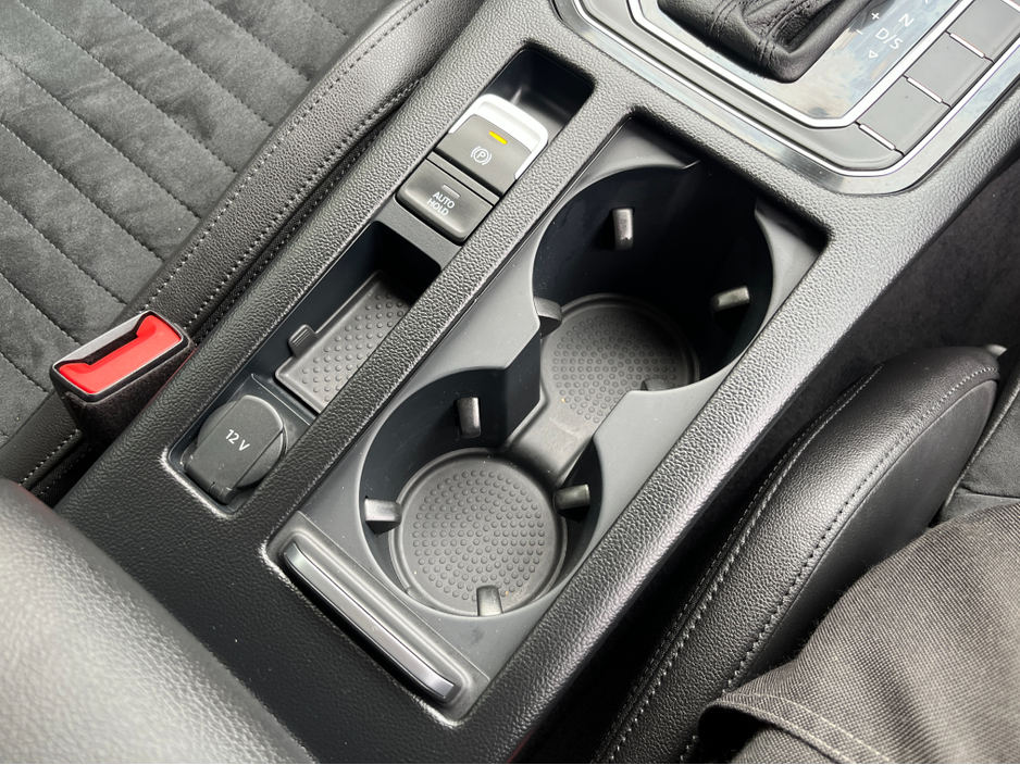 2019 Volkswagen Passat - image 17