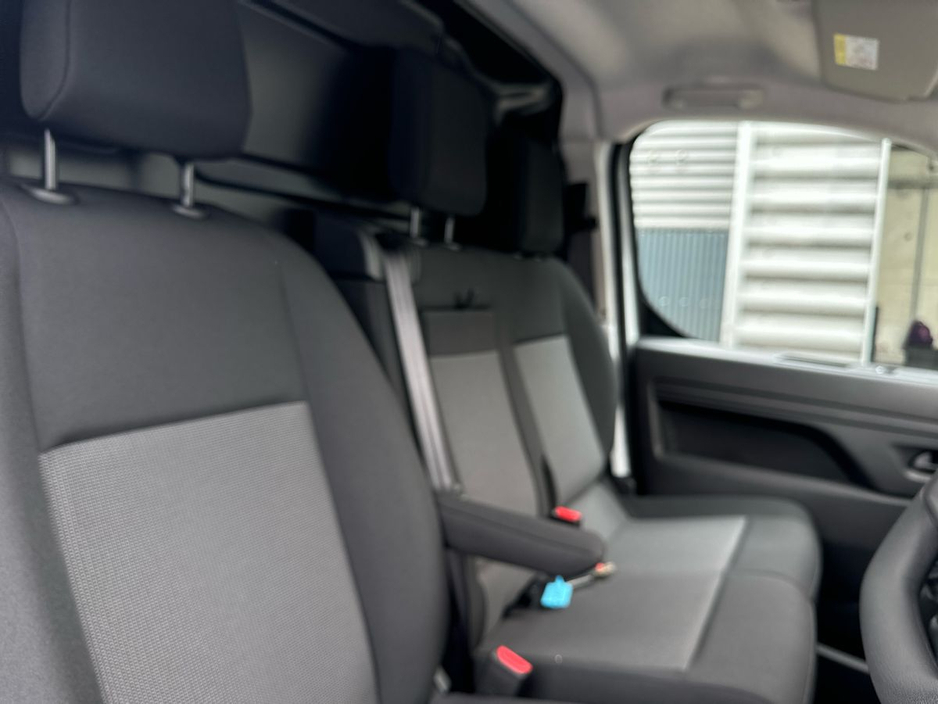 2026 Peugeot Expert - image 23