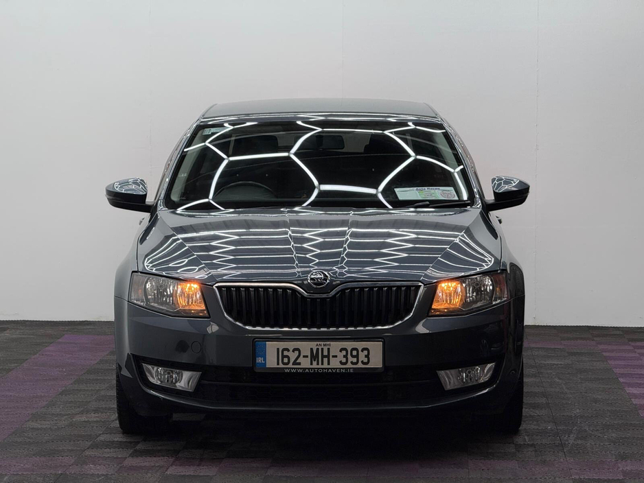 2016 Skoda Octavia - image 3