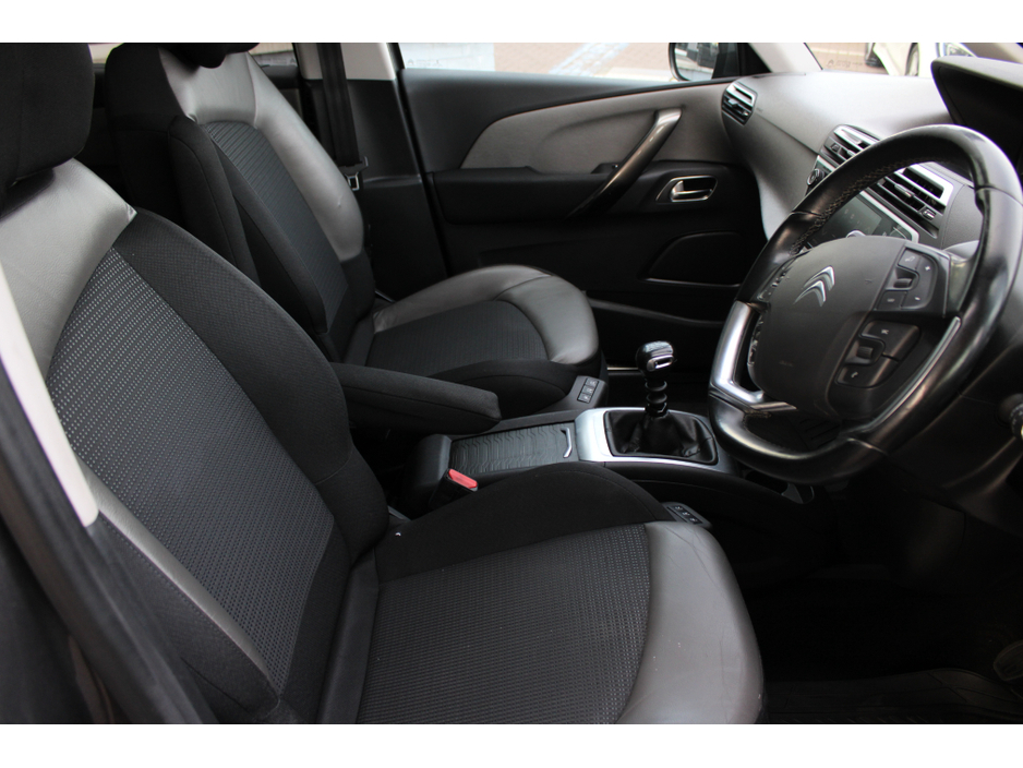 2020 Citroen Grand C4 SpaceTourer - image 11