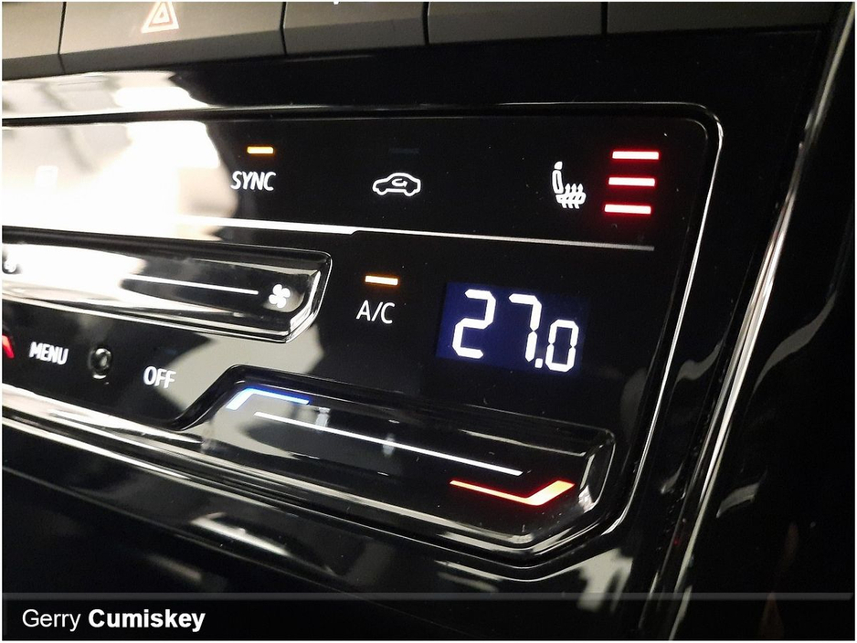 2025 Volkswagen T-Roc - image 10