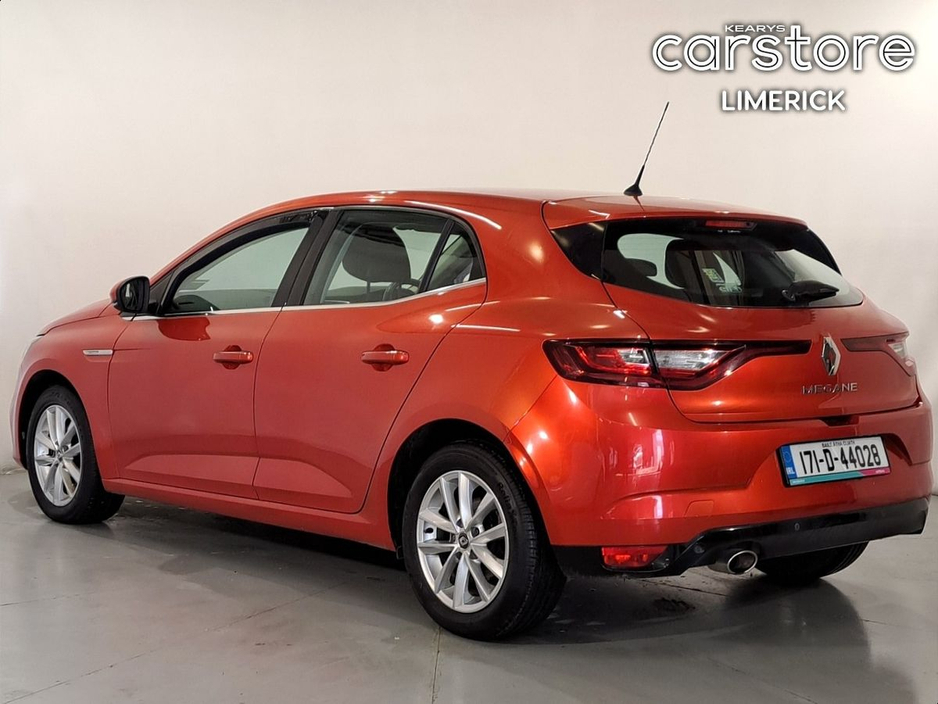 2017 Renault Megane - image 5